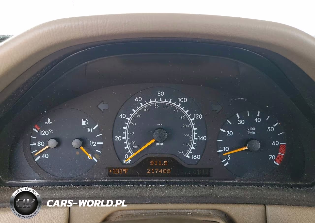 1999 Mercedes-Benz E 320 4Matic VIN:WDBJH82F8XX026830 - 9