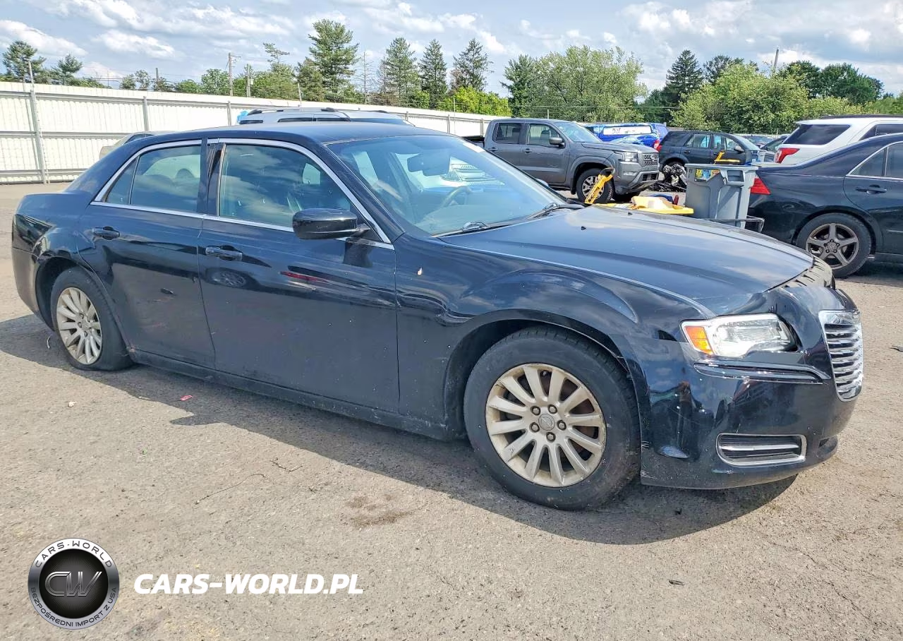 2013 Chrysler 300 VIN:2C3CCAAG9DH507006 - 4