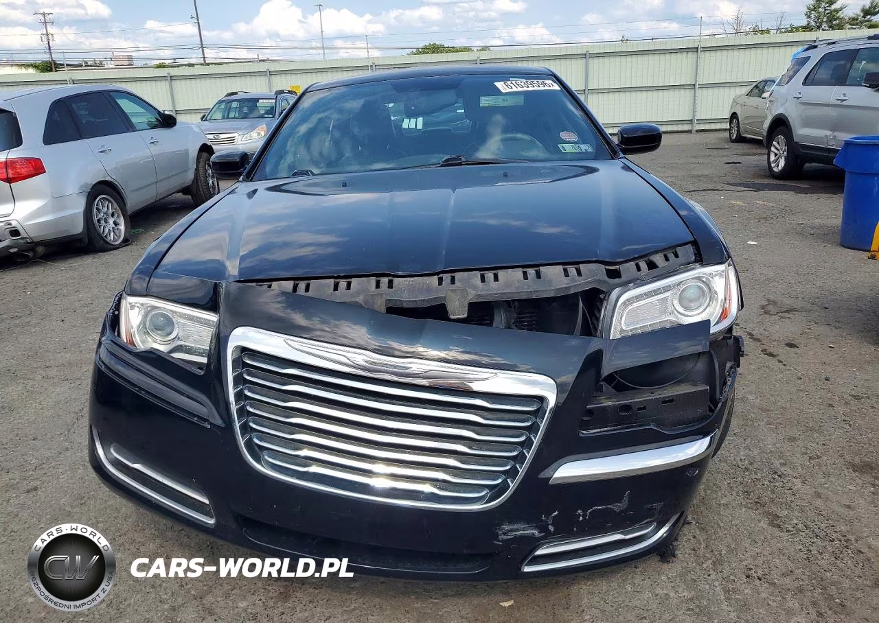 2013 Chrysler 300 VIN:2C3CCAAG9DH507006 - 5