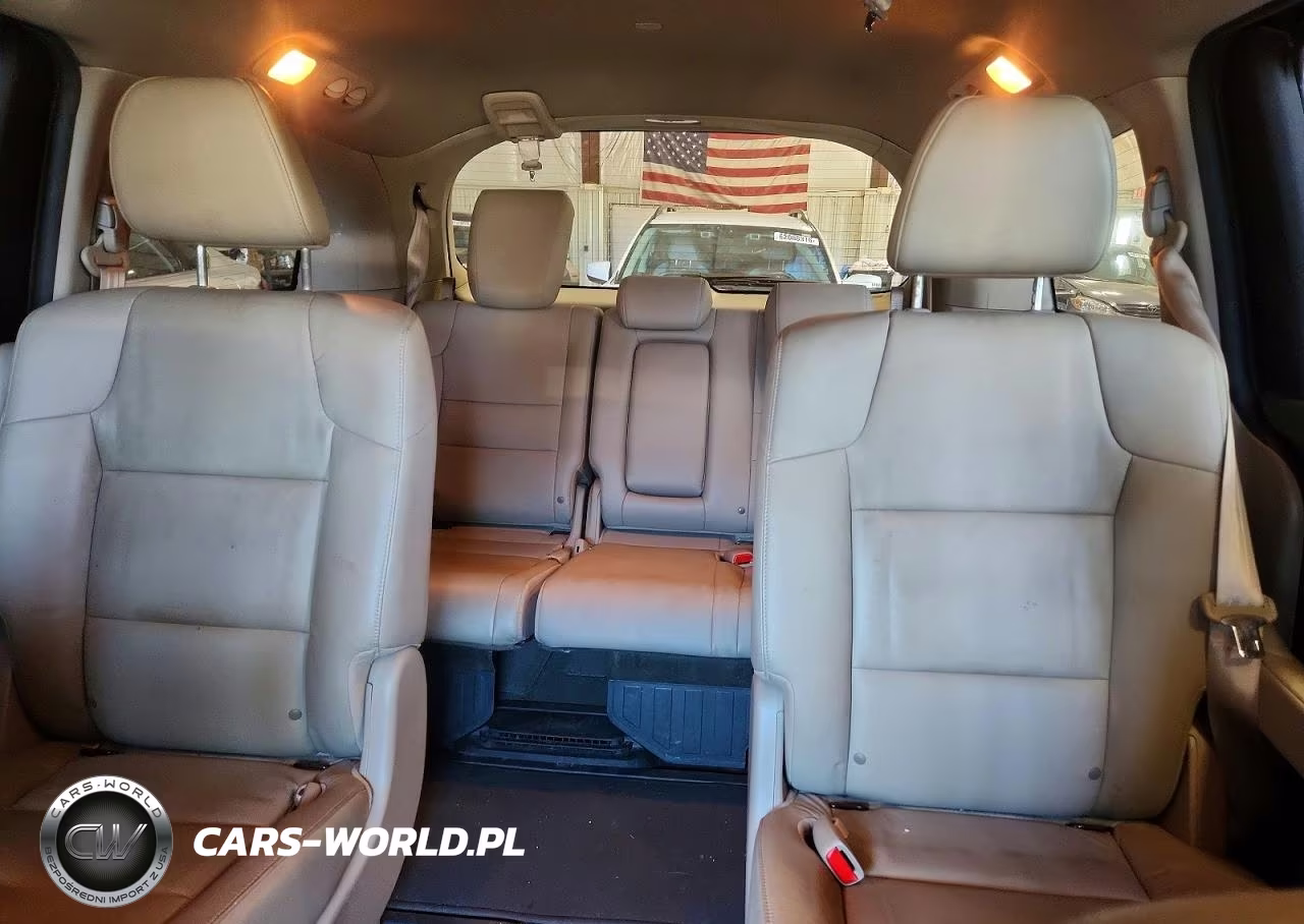 2015 Honda Odyssey Touring VIN:5FNRL5H95FB024948 - 10