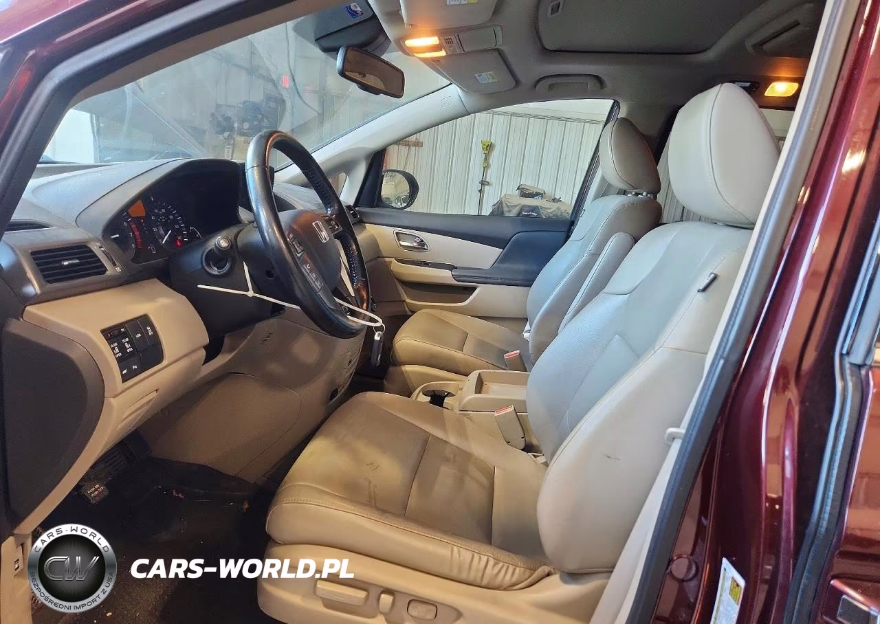 2015 Honda Odyssey Touring VIN:5FNRL5H95FB024948 - 7