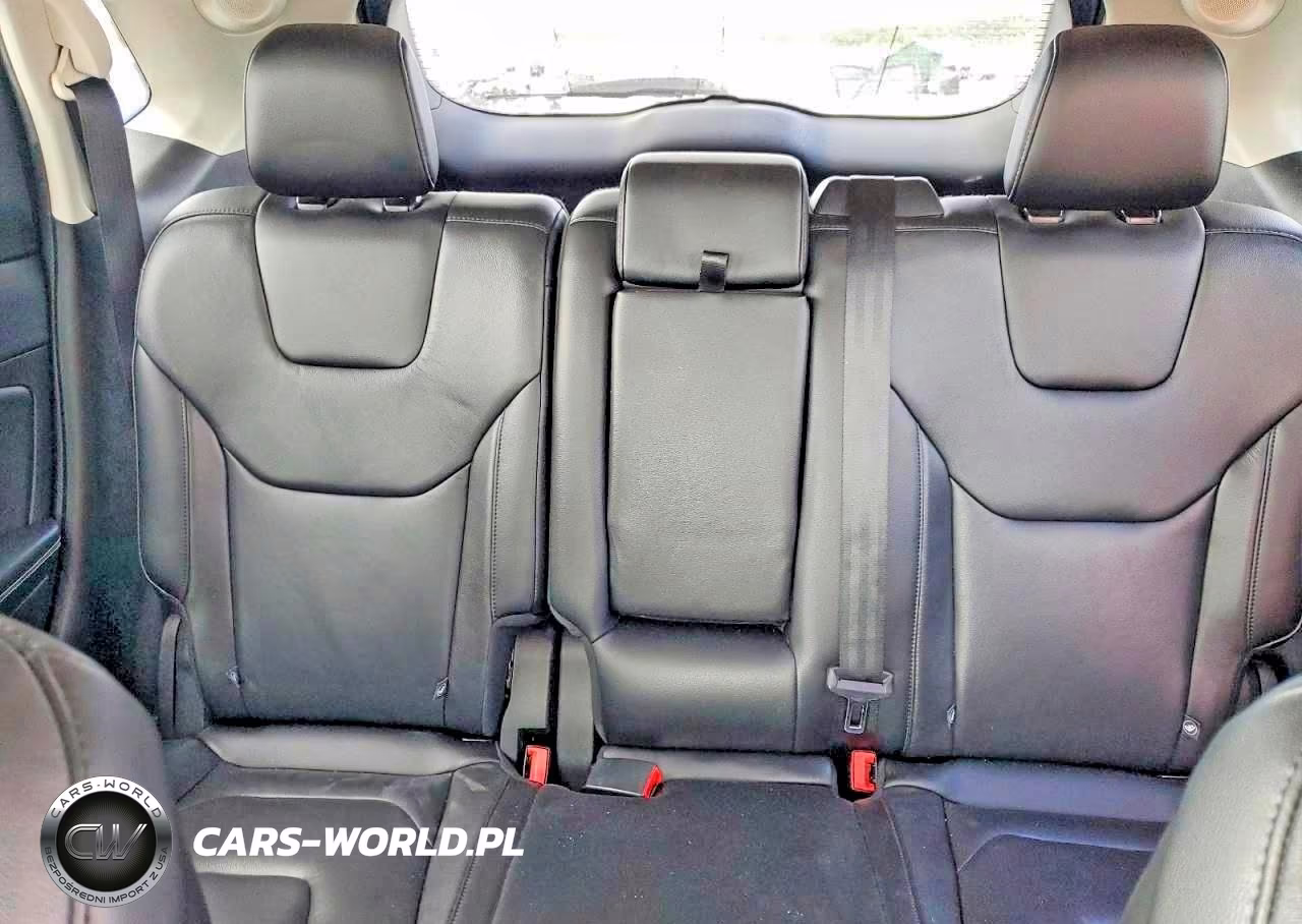 2019 Ford Edge Titanium VIN:2FMPK3K90KBC15770 - 10