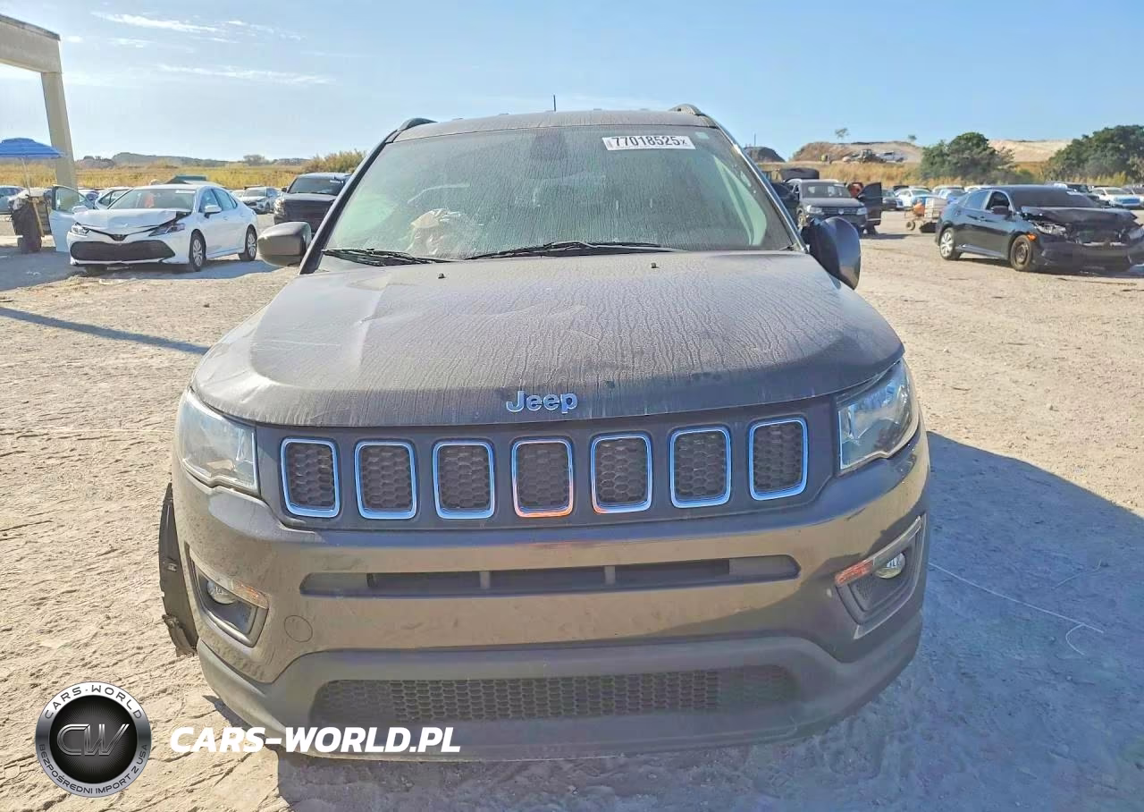 2018 Jeep Compass Latitude VIN:3C4NJCBB5JT256996 - 5