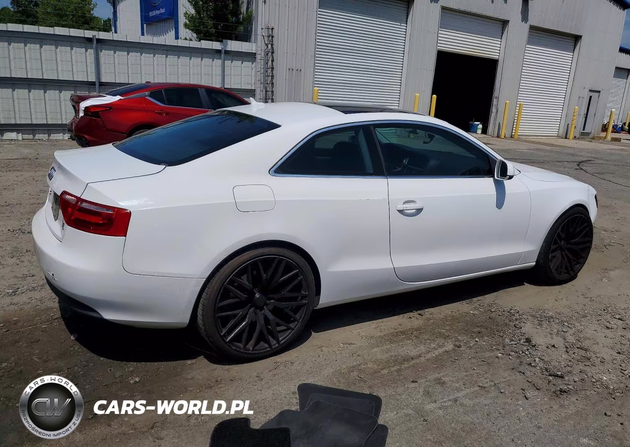 2010 Audi A5 Premium VIN:WAUCFAFR4AA053946 - 3