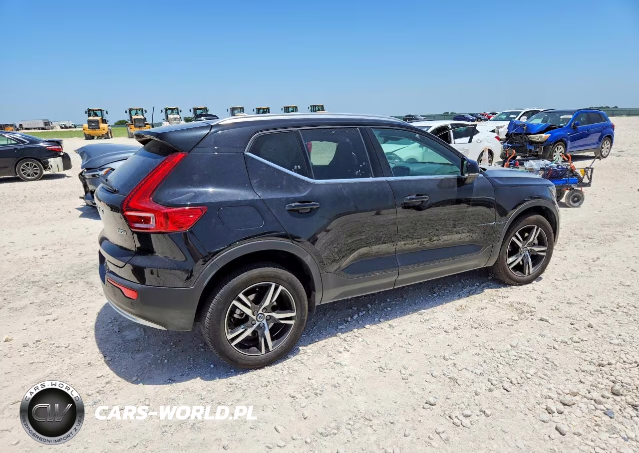 2025 Volvo Xc40 Core VIN:YV4L12UJ1S2558064 - 3