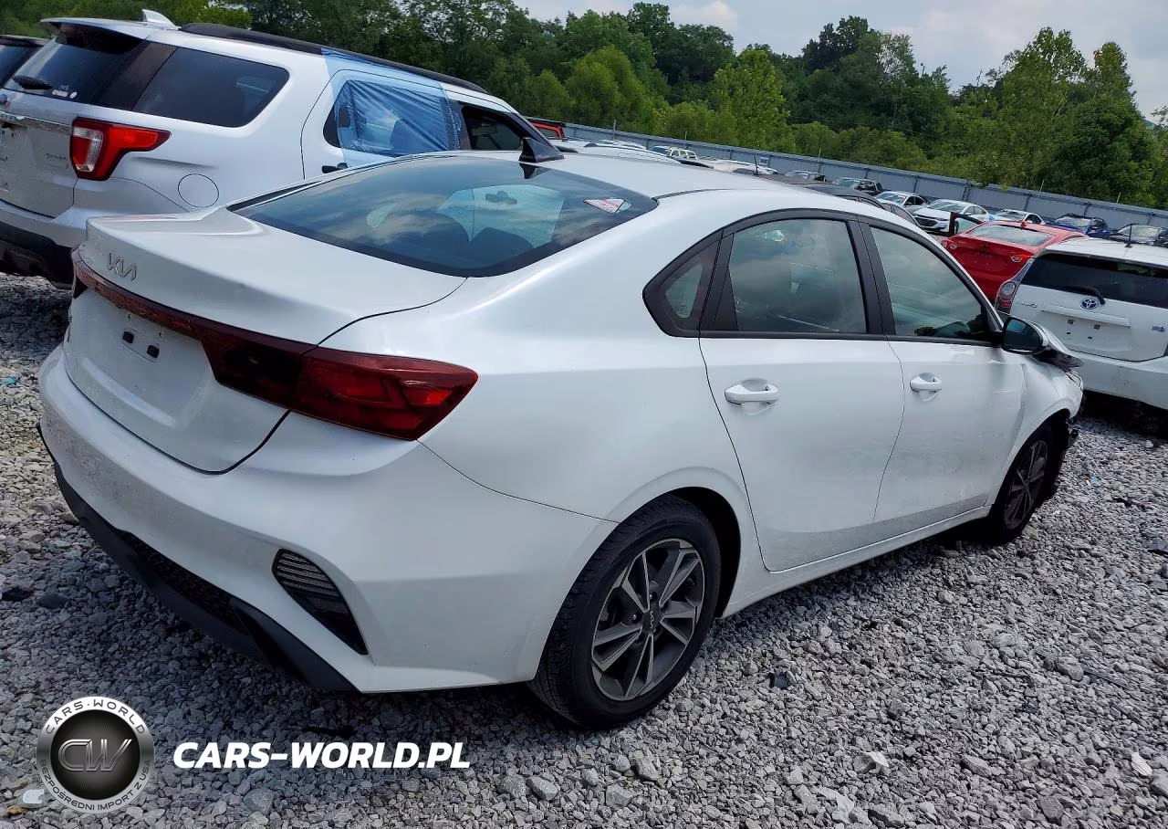2023 Kia Forte Lxs VIN:3KPF24AD6PE615120 - 3