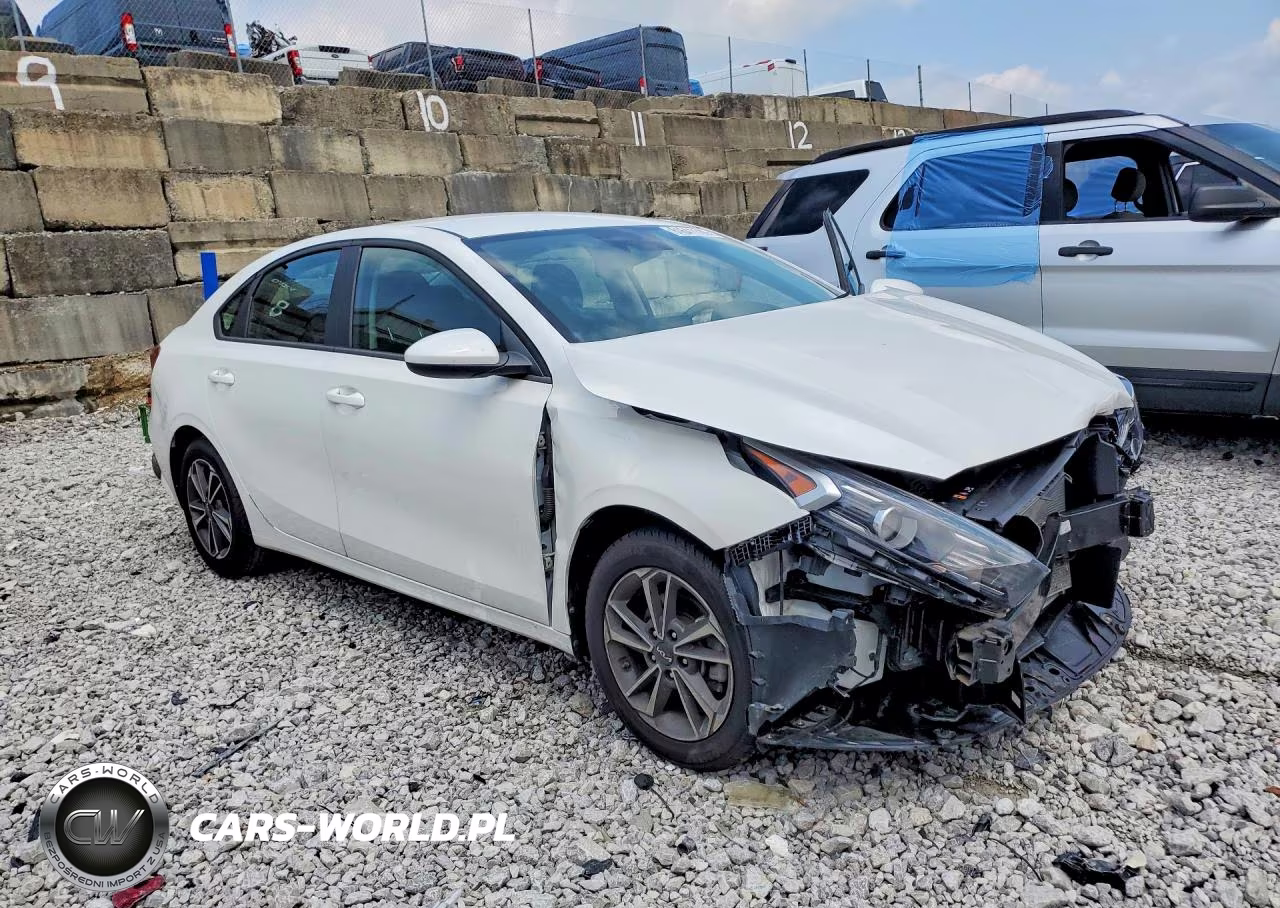 2023 Kia Forte Lxs VIN:3KPF24AD6PE615120 - 4