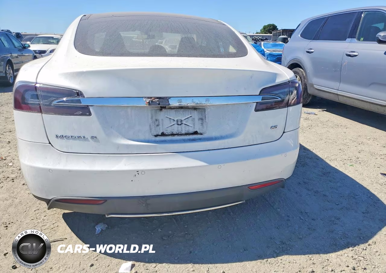 2014 Tesla Model S VIN:5YJSA1H16EFP35003 - 6