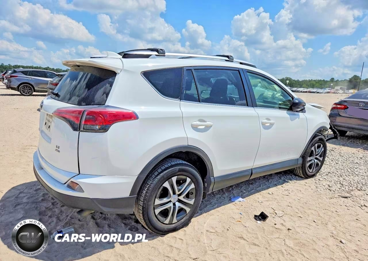 2018 Toyota Rav4 Le VIN:JTMBFREVXJD246323 - 3
