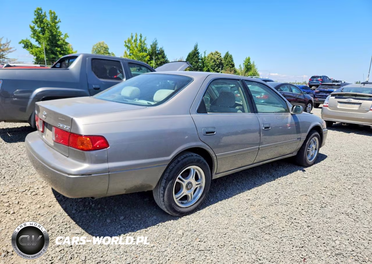 2000 Toyota Camry Ce VIN:4T1BG22K9YU670547 - 3