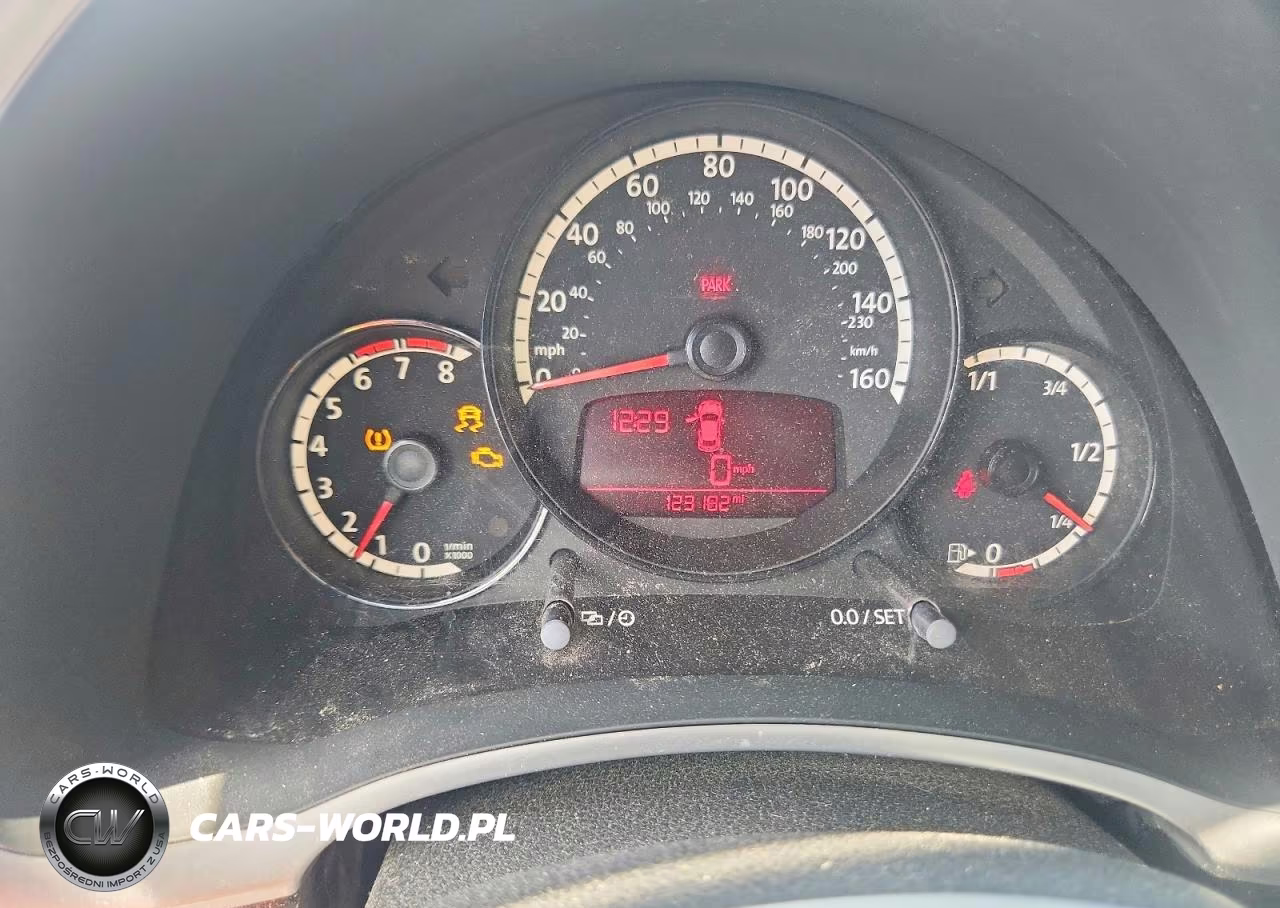 2013 Volkswagen Beetle Turbo VIN:3VW8T7AT6DM819607 - 9