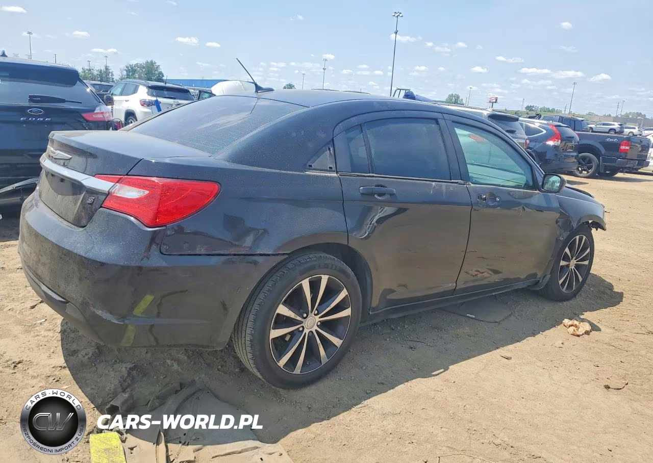 2014 Chrysler 200 Touring VIN:1C3CCBBGXEN132188 - 3