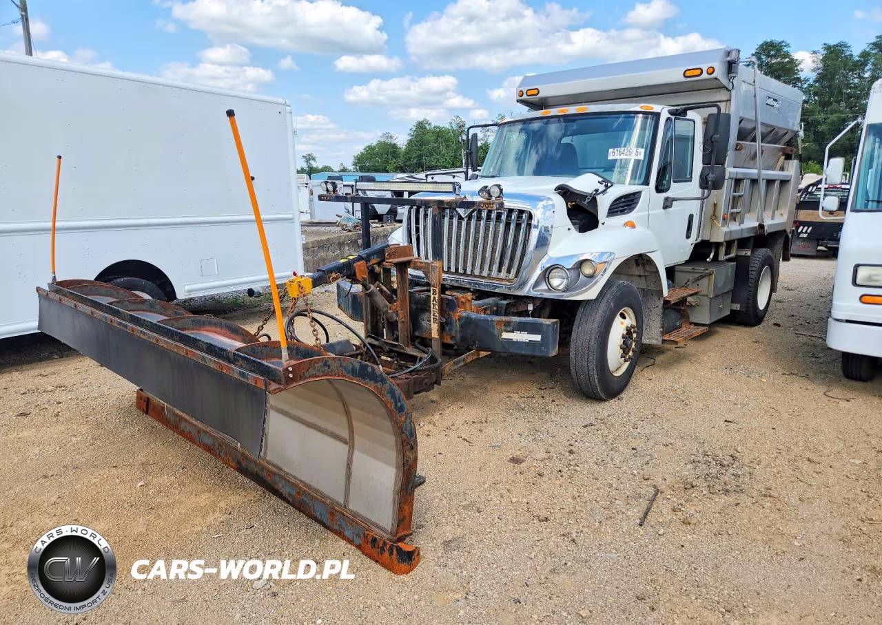 2016 International 7400 Spreader Truck – zdjęcie 1 z 13