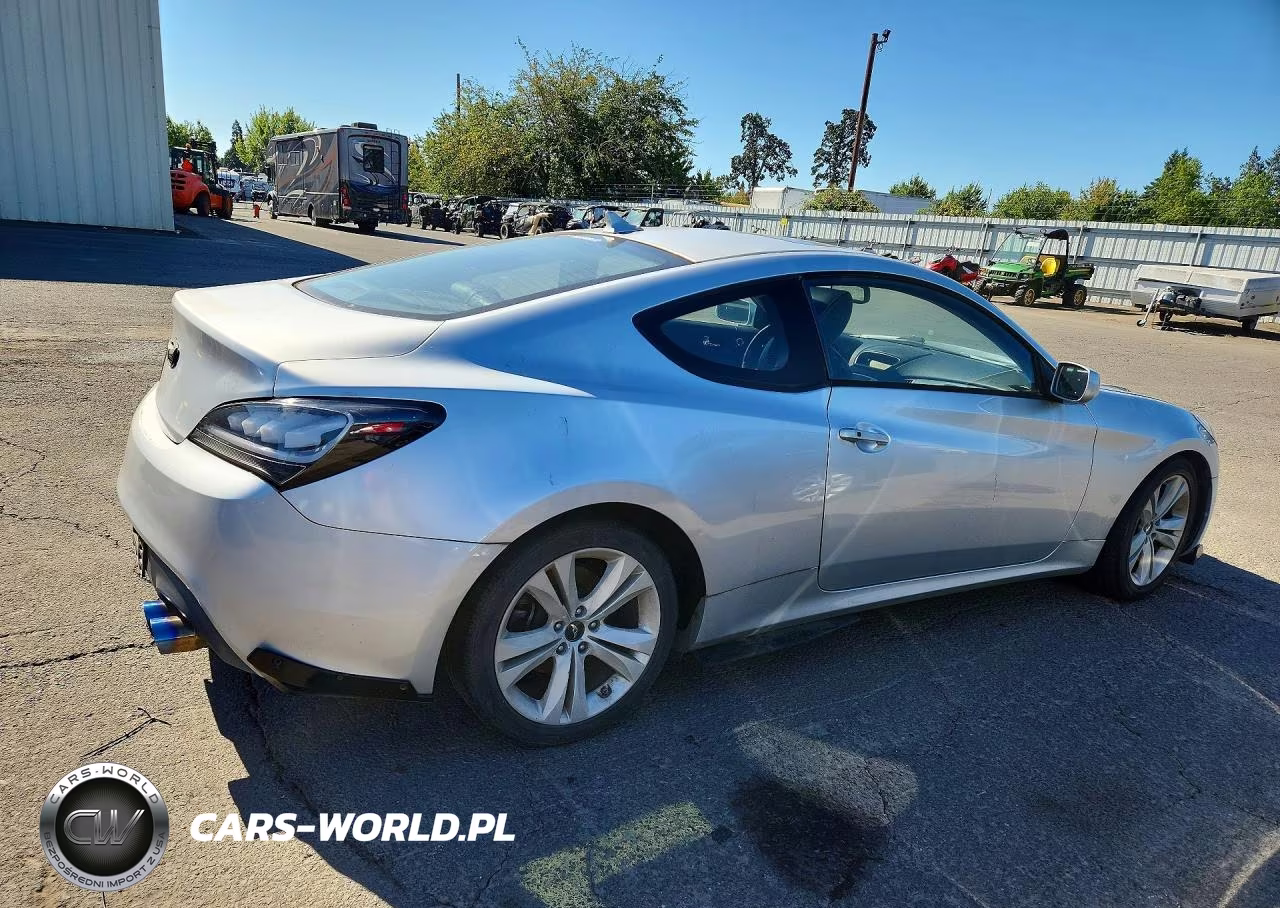 2010 Hyundai Genesis Coupe 2.0T Premium VIN:KMHHT6KD2AU010208 - 3