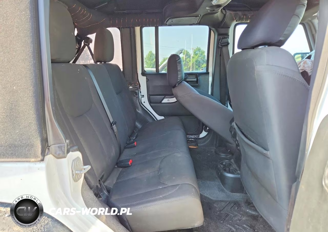 2017 Jeep Wrangler Unlimited Sport VIN:1C4BJWDG4HL561196 - 11