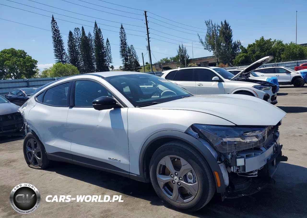 2023 Ford Mustang Mach-E Select VIN:3FMTK1RM3PMA17574 - 4