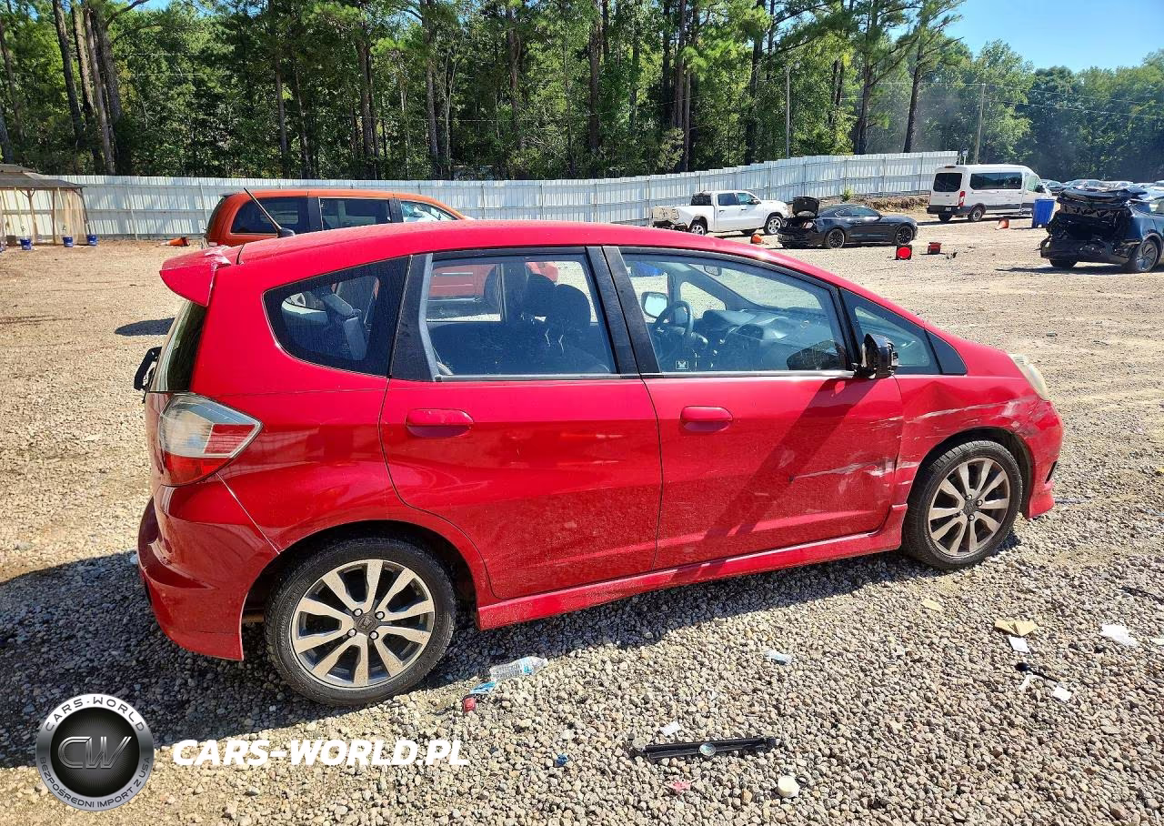 2012 Honda Fit Sport VIN:JHMGE8G52CC000714 - 3