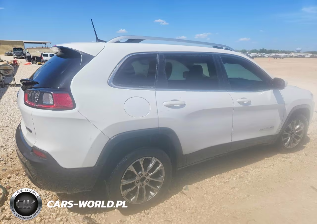 2021 Jeep Cherokee Latitude Plus VIN:1C4PJLLB3MD150208 - 3