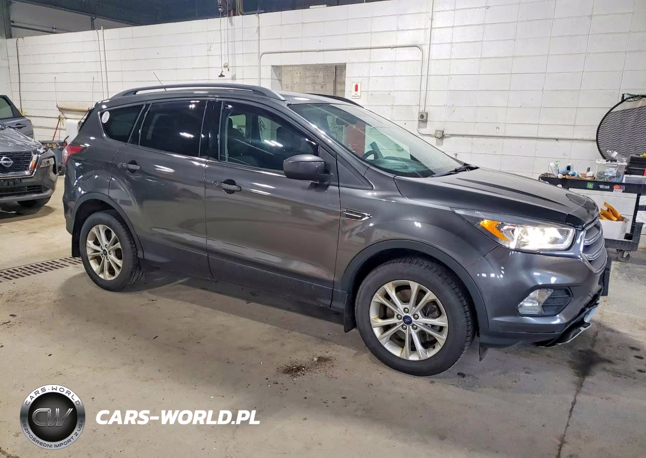 2017 Ford Escape Se VIN:1FMCU9GD5HUA10361 - 4