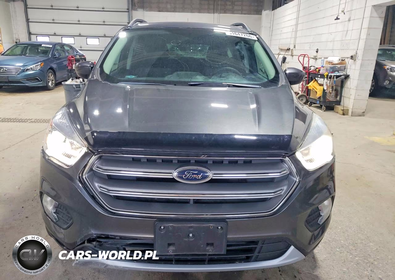 2017 Ford Escape Se VIN:1FMCU9GD5HUA10361 - 5