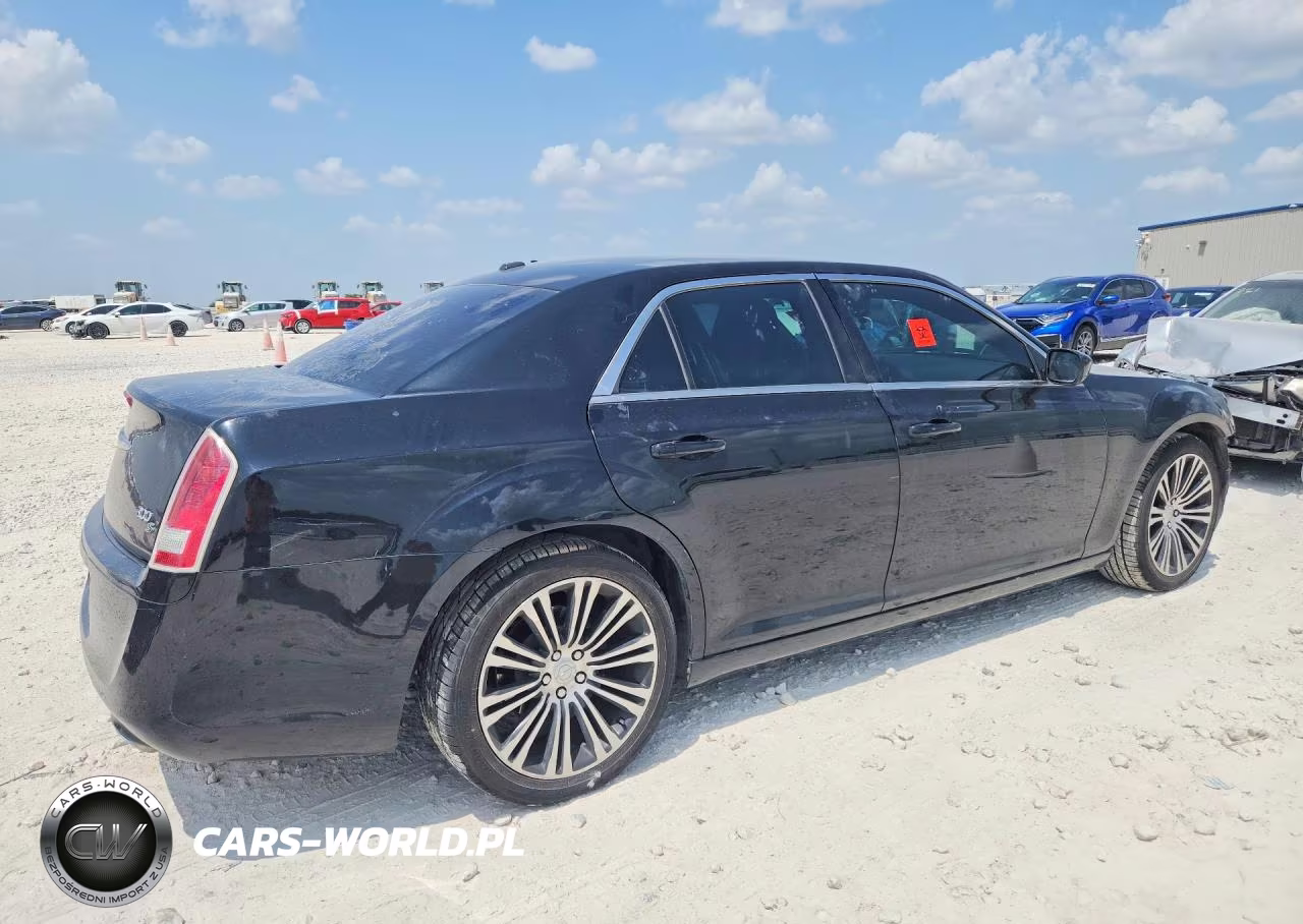 2014 Chrysler 300 S VIN:2C3CCABG4EH202965 - 3