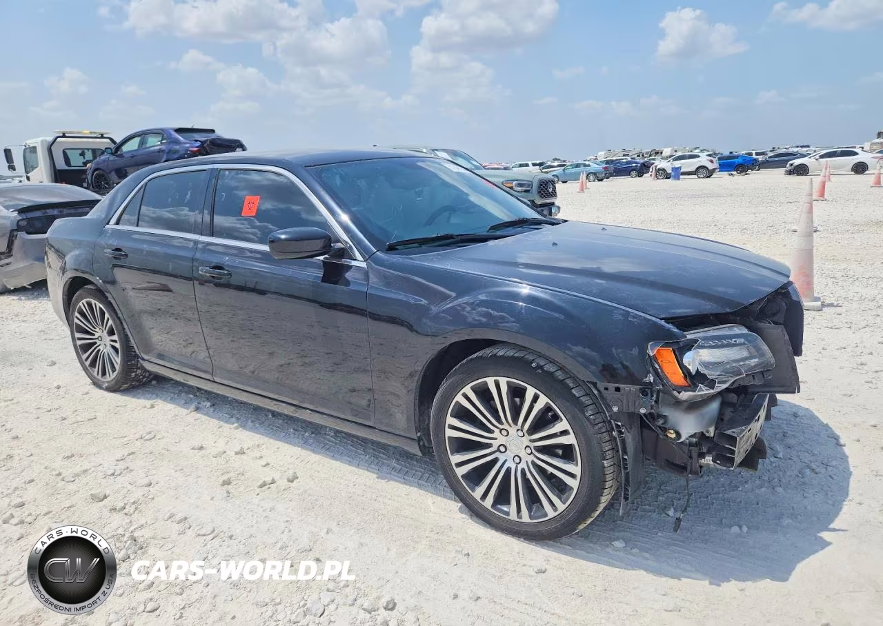 2014 Chrysler 300 S VIN:2C3CCABG4EH202965 - 4
