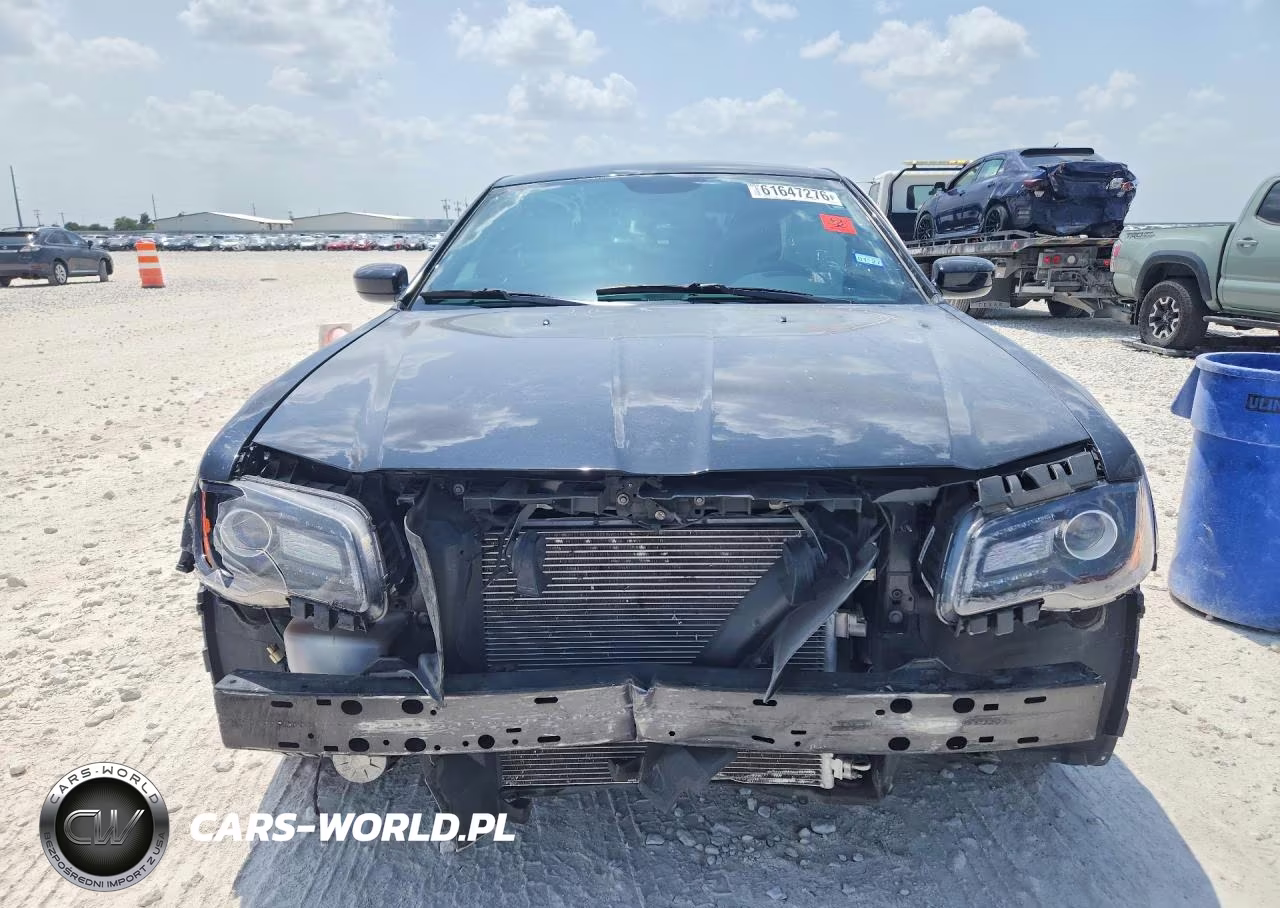 2014 Chrysler 300 S VIN:2C3CCABG4EH202965 - 5
