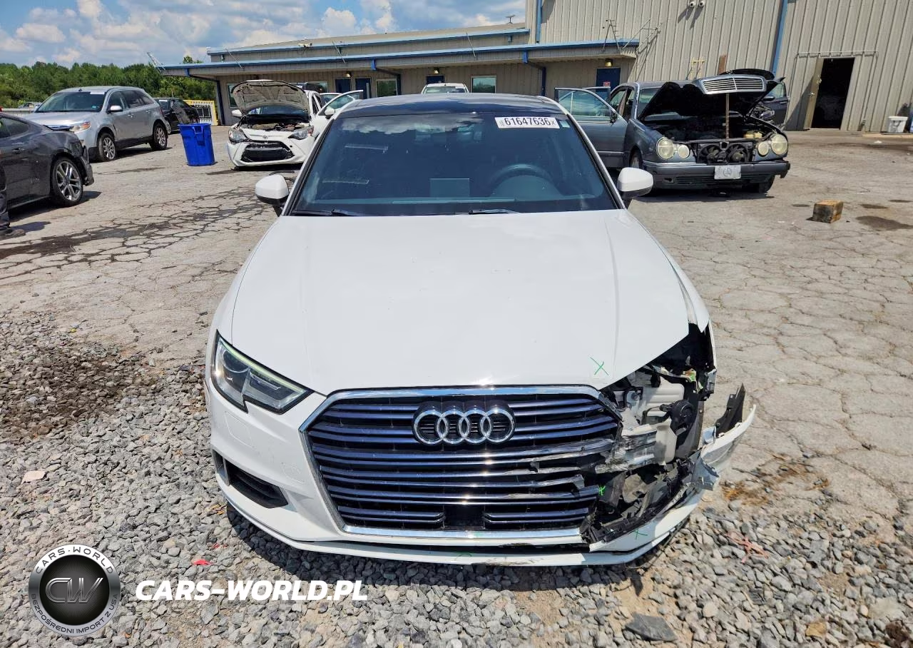 2018 Audi A3 Premium VIN:WAUAUGFF7J1005475 - 5