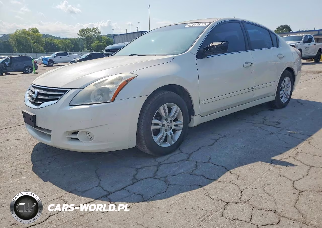 2010 Nissan Altima Base – zdjęcie 1 z 12