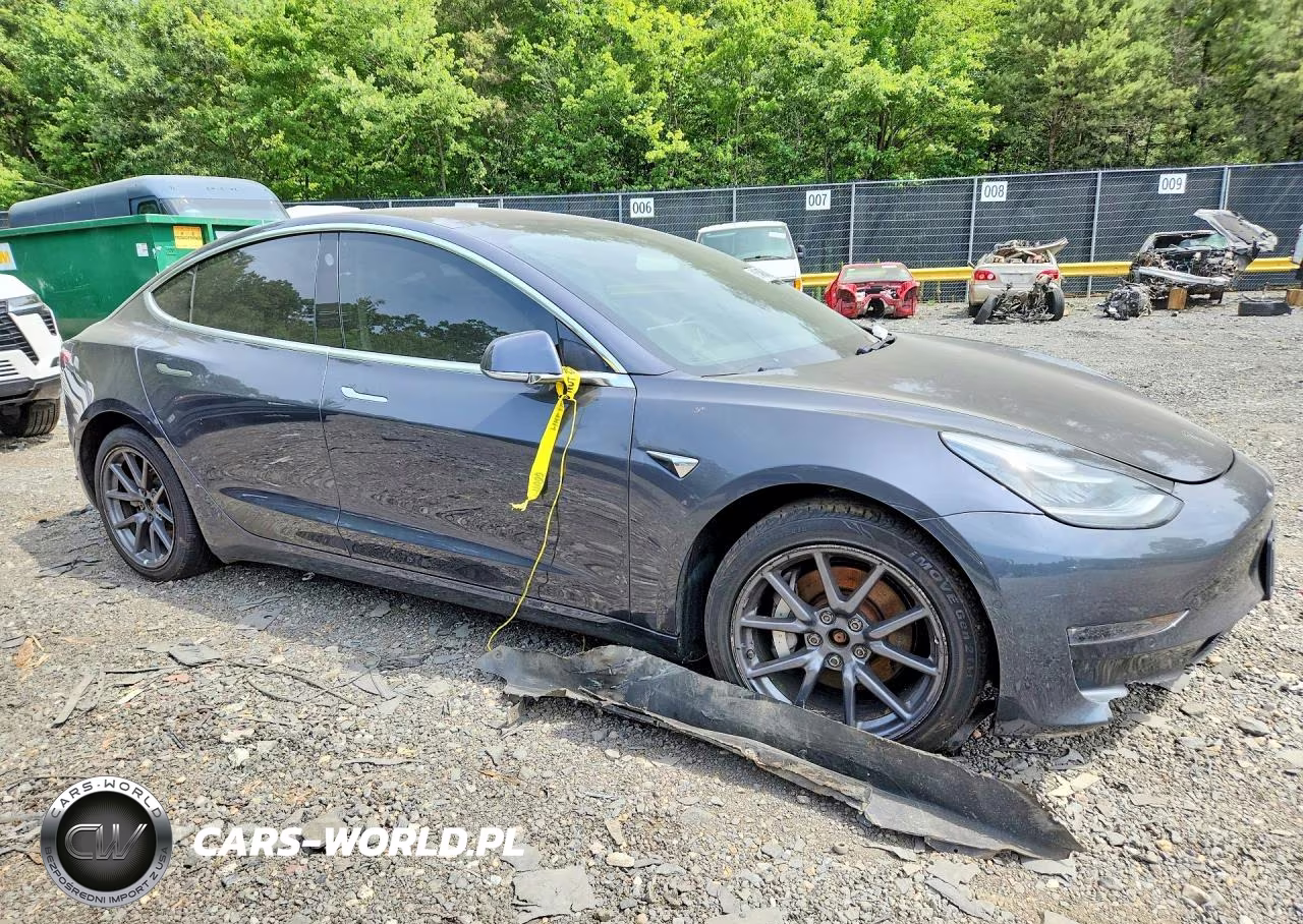 2018 Tesla Model 3 VIN:5YJ3E1EB8JF073621 - 4