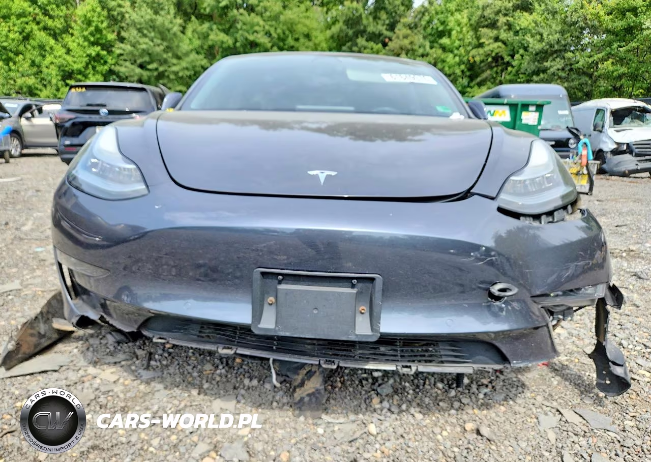 2018 Tesla Model 3 VIN:5YJ3E1EB8JF073621 - 5