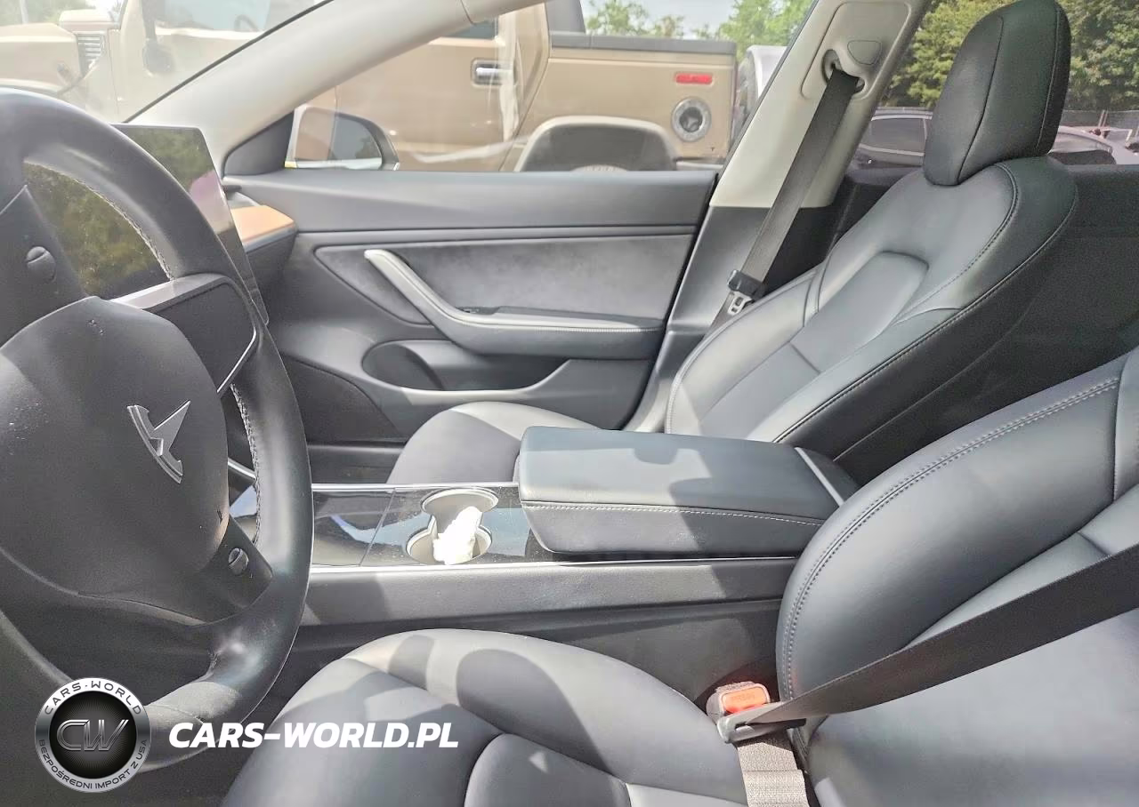 2018 Tesla Model 3 VIN:5YJ3E1EB8JF073621 - 7