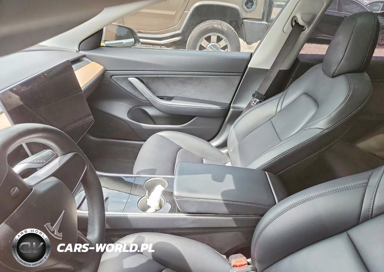 2018 Tesla Model 3 VIN:5YJ3E1EB8JF073621 - 8