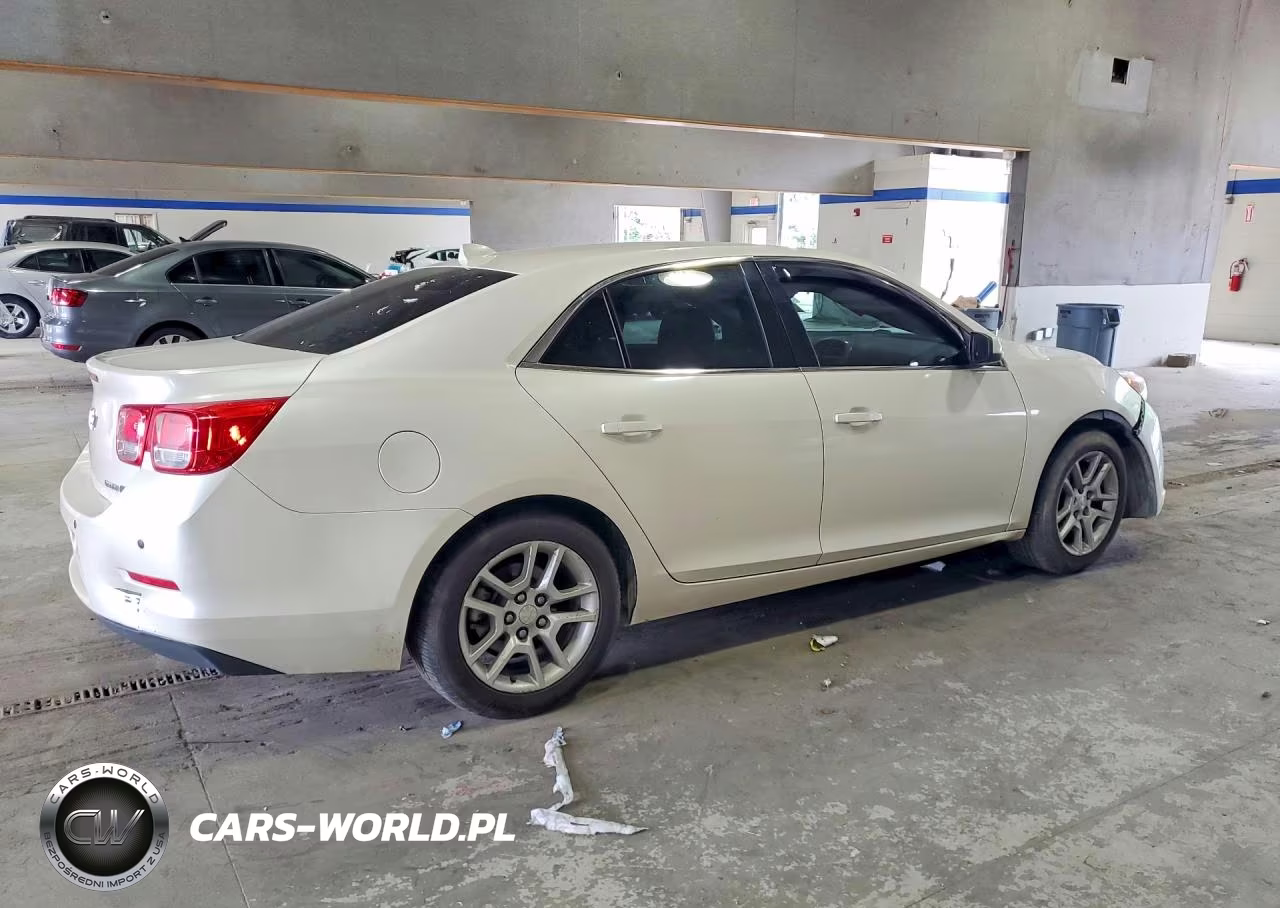 2013 Chevrolet Malibu 1Lt VIN:1G11D5RR2DF118635 - 3