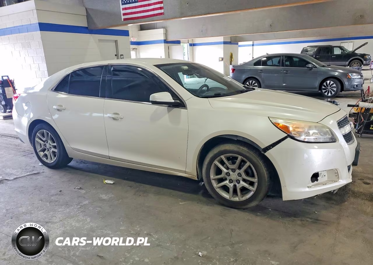 2013 Chevrolet Malibu 1Lt VIN:1G11D5RR2DF118635 - 4
