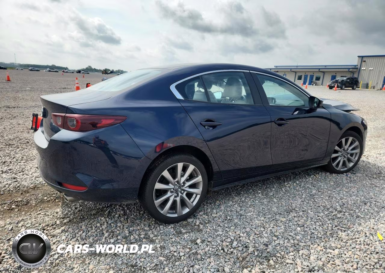 2026 Mazda 3 Preferred VIN:JM1BPACL0T1864657 - 3