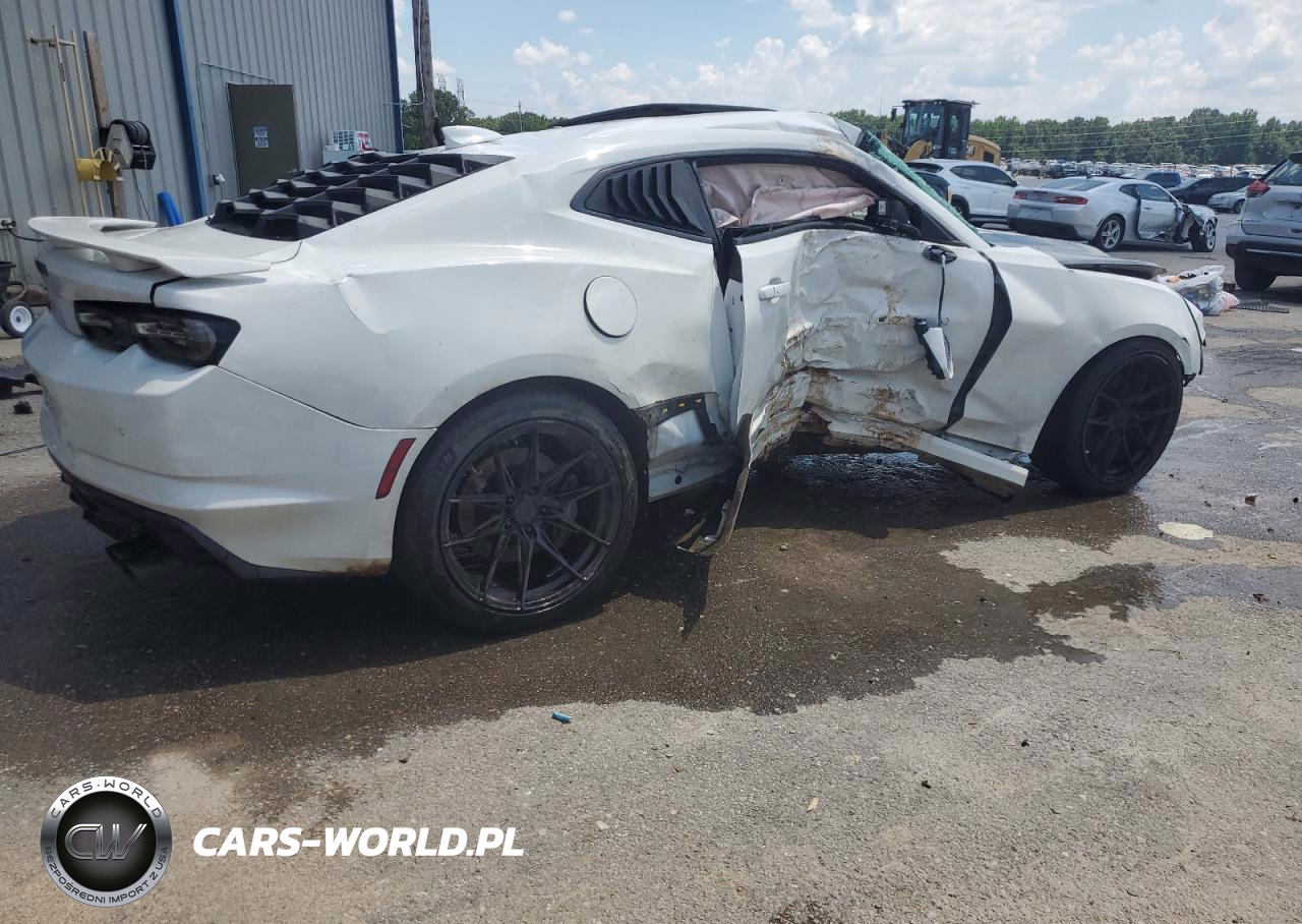 2019 Chevrolet Camaro Ss VIN:1G1FH1R7XK0131196 - 3