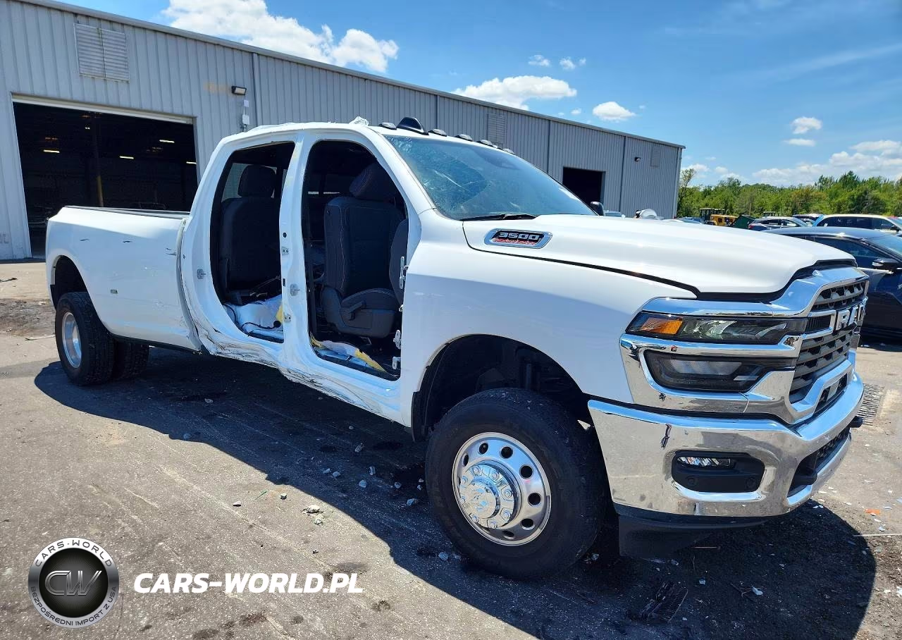 2025 Ram 3500 Tradesman VIN:3C63RRGJXSG525871 - 4