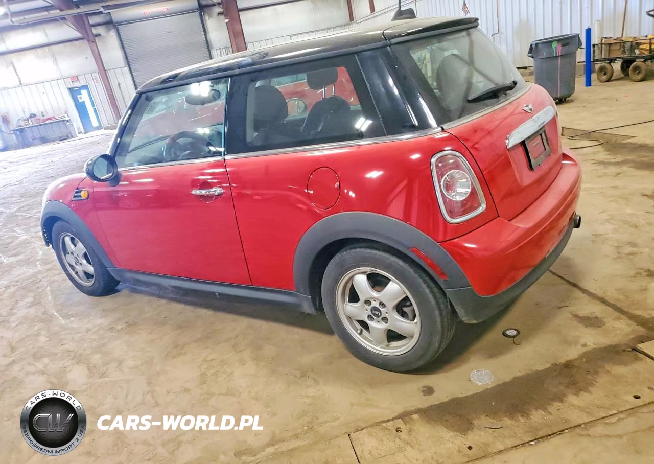 2011 Mini Cooper VIN:WMWSU3C58BT098537 - 2