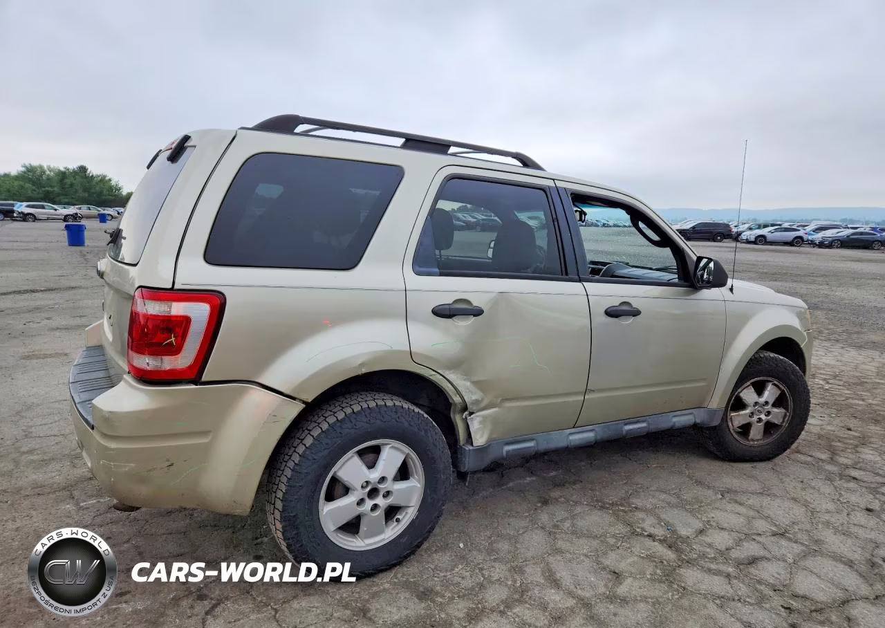 2010 Ford Escape Xlt VIN:1FMCU0D76AKA09280 - 3