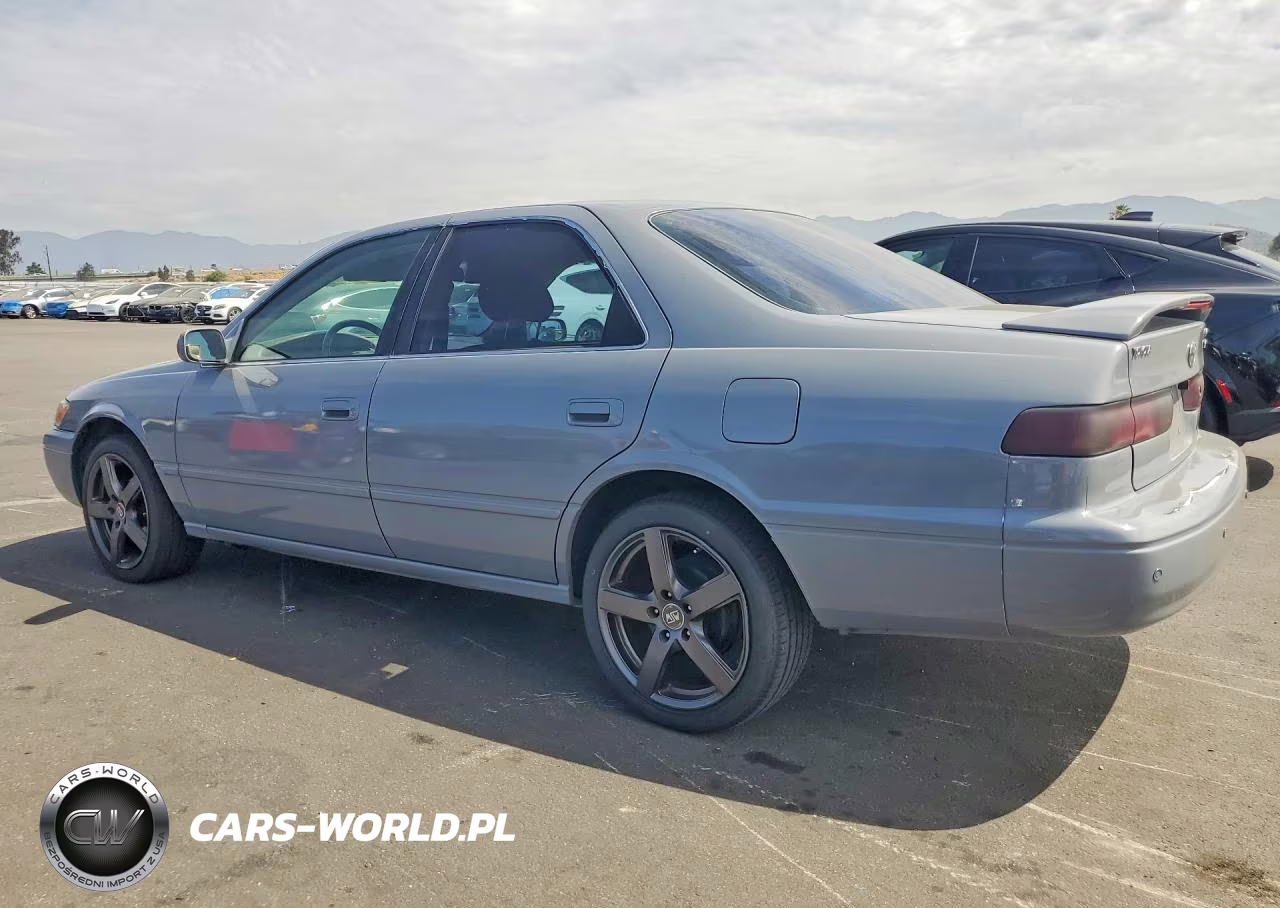 1999 Toyota Camry Le VIN:4T1BG22K8XU519925 - 2