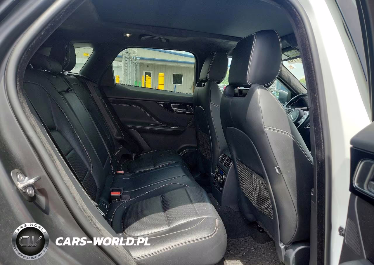 2019 Jaguar F-Pace R - Sport VIN:SADCL2GX4KA396860 - 10