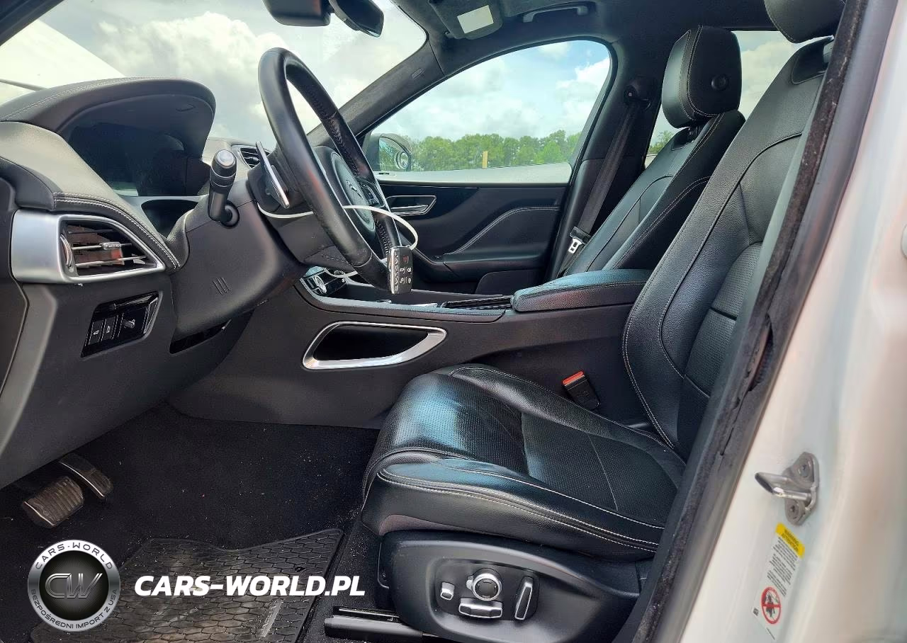 2019 Jaguar F-Pace R - Sport VIN:SADCL2GX4KA396860 - 7