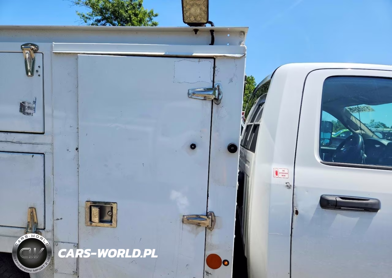 2019 Ram 3500 VIN:3C7WR8AJ8KG649889 - 10