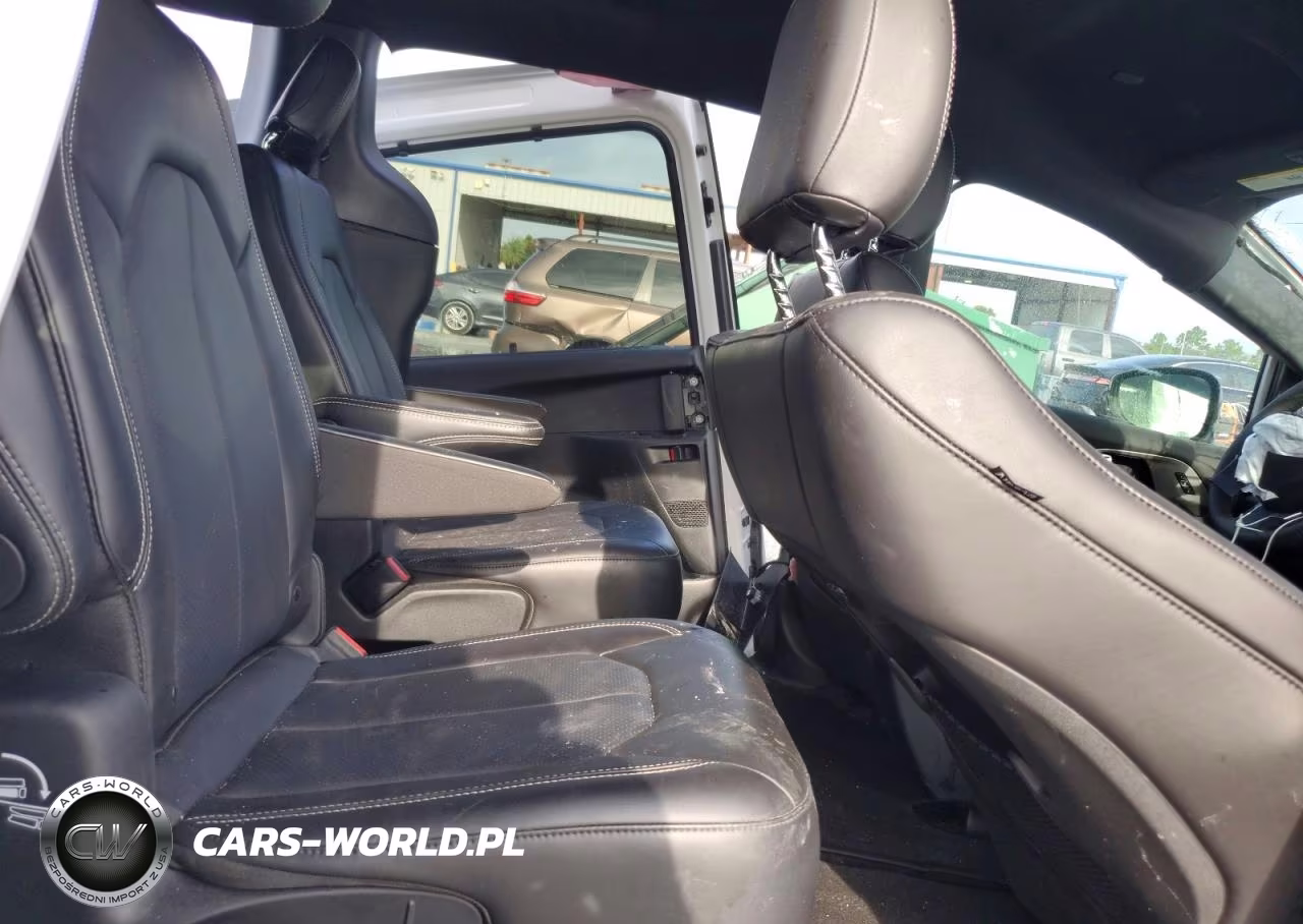 2026 Chrysler Pacifica Select VIN:2C4RC1BG0TR187037 - 11