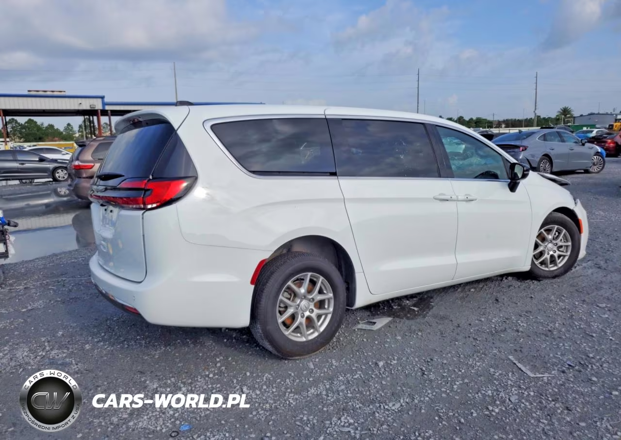 2026 Chrysler Pacifica Select VIN:2C4RC1BG0TR187037 - 3