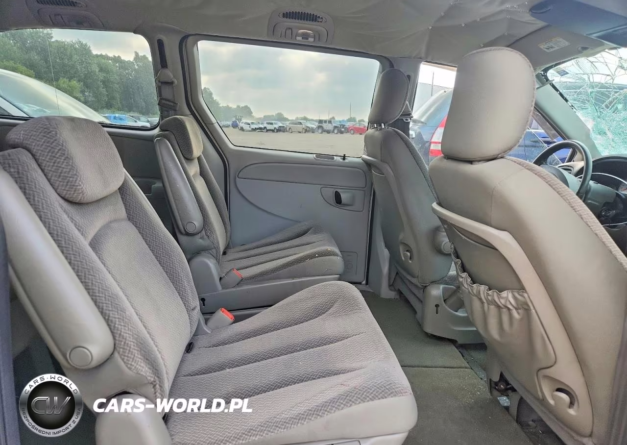 2005 Chrysler Town & Country Touring VIN:2C4GP54L45R526219 - 11