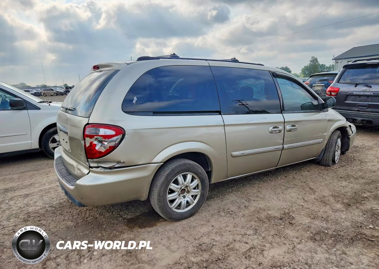 2005 Chrysler Town & Country Touring VIN:2C4GP54L45R526219 - 3