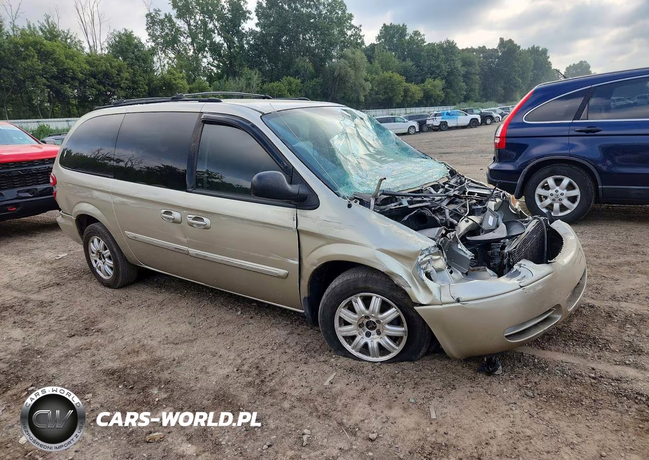 2005 Chrysler Town & Country Touring VIN:2C4GP54L45R526219 - 4