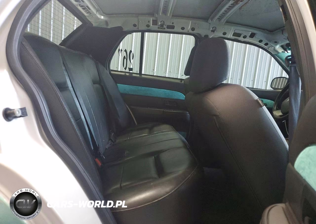 2008 Ford Crown Victoria Police Interceptor VIN:2FAHP71V48X180345 - 10